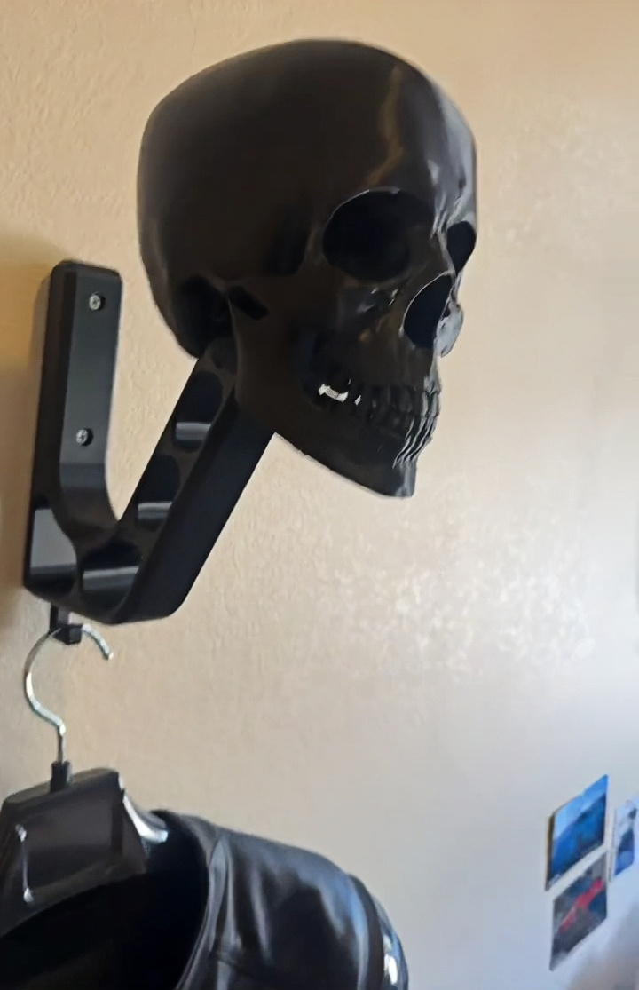 Black Knight Skull Helmet Stand